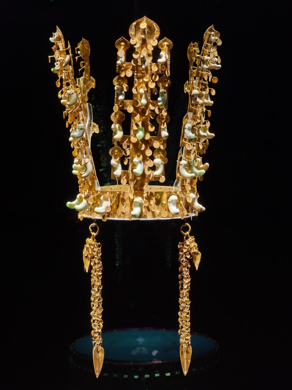 Silla crown of gold and jade